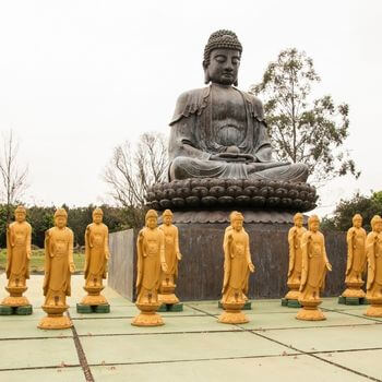 patio templo budista foz do iguacu - Foz do Iguaçu: Ingressos e Hospedagens com Desconto - novembro